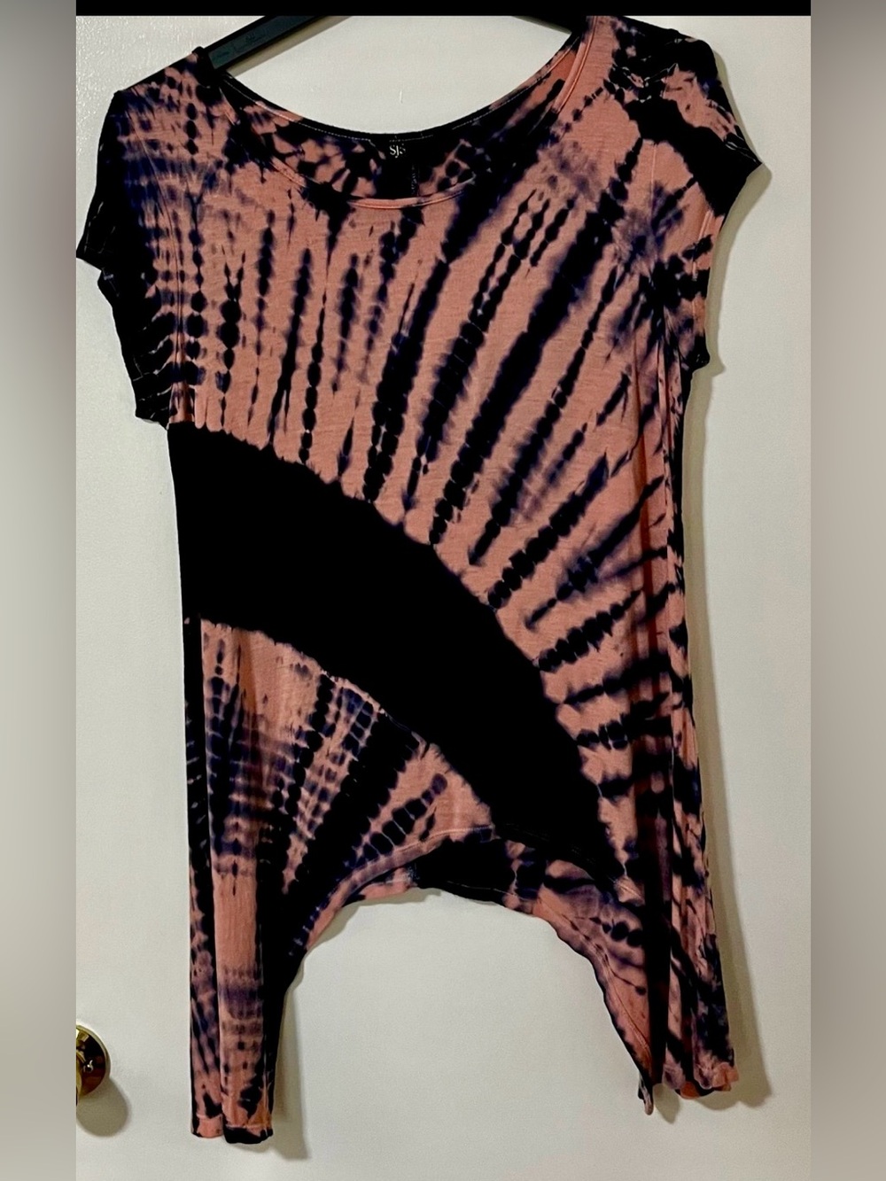 SJS Short Sleeve Tie-Dye Tunic in Pink and Black